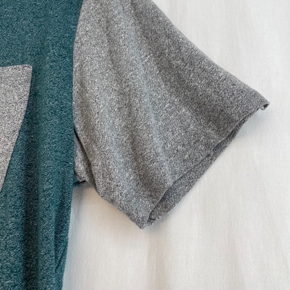 On The Byas Crew T-Shirt 3 Button Blue and Gray with Pocket Men’s Size Large - Picture 4 of 12